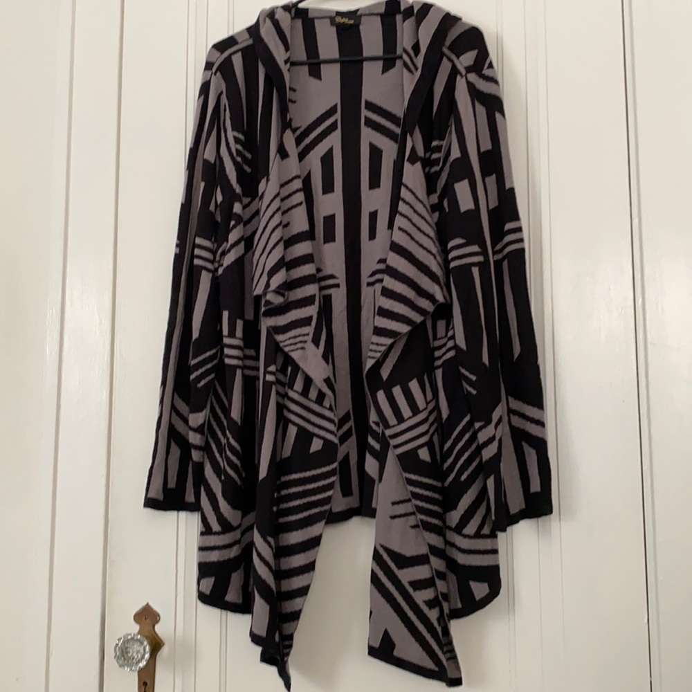 Gray & Black Flowy Long Cardigan